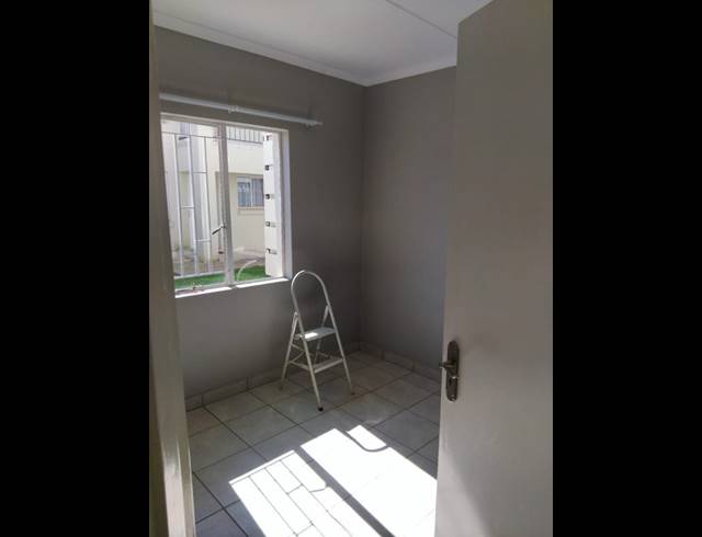 2 BEDROOM PROPERTY TO RENT IN DIE BULT